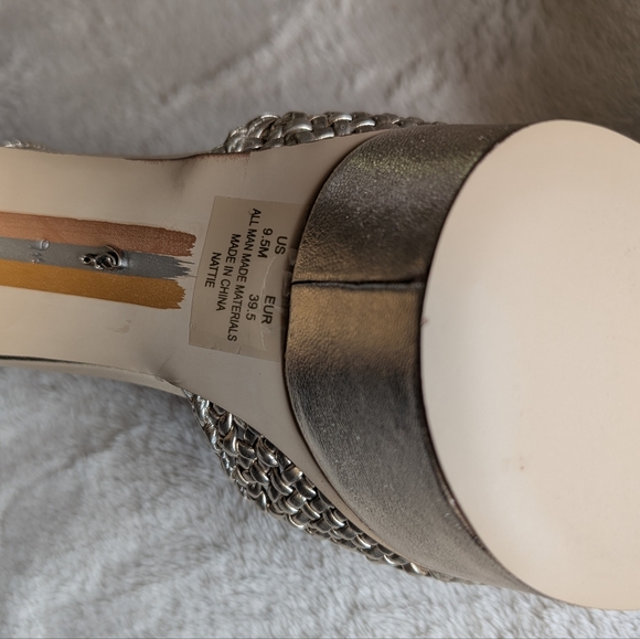 Sam Edelman Nattie platform sandals in metallic gold woven leather. - Picture 4 of 7